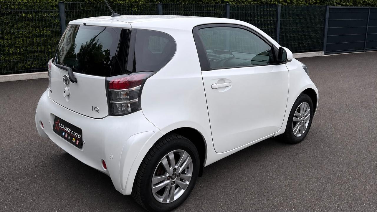 Toyota iQ 1.0 68 Cv Keyless - Cerchi in lega - Comandi