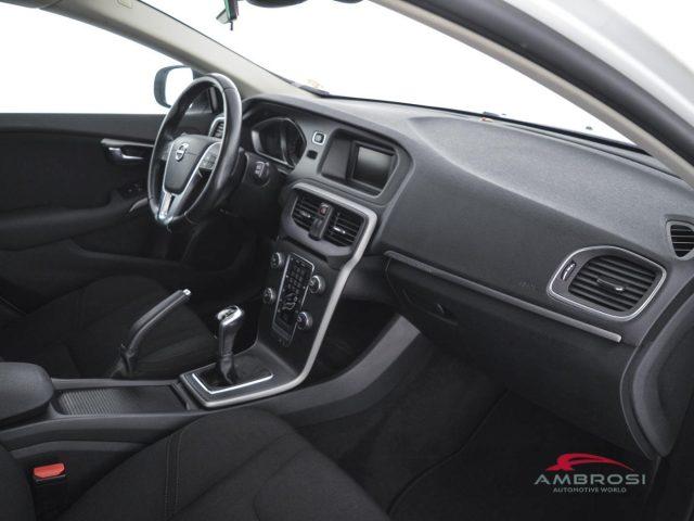 VOLVO V40 Cross Country D2 Business