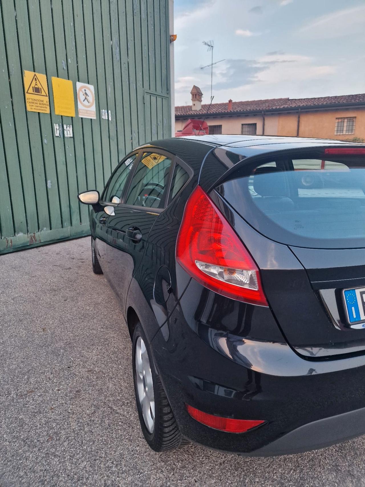 Ford Fiesta 1.4 5 porte Bz.- GPL