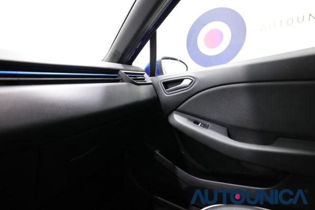 RENAULT Clio FULL HYBRID E-TECH 140 CV AUTOMATICA