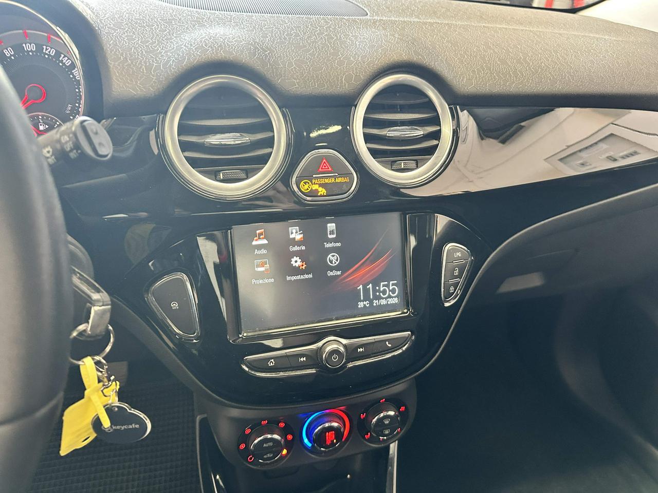 Opel Adam 1.4 Glam Gpl-tech 87cv E6