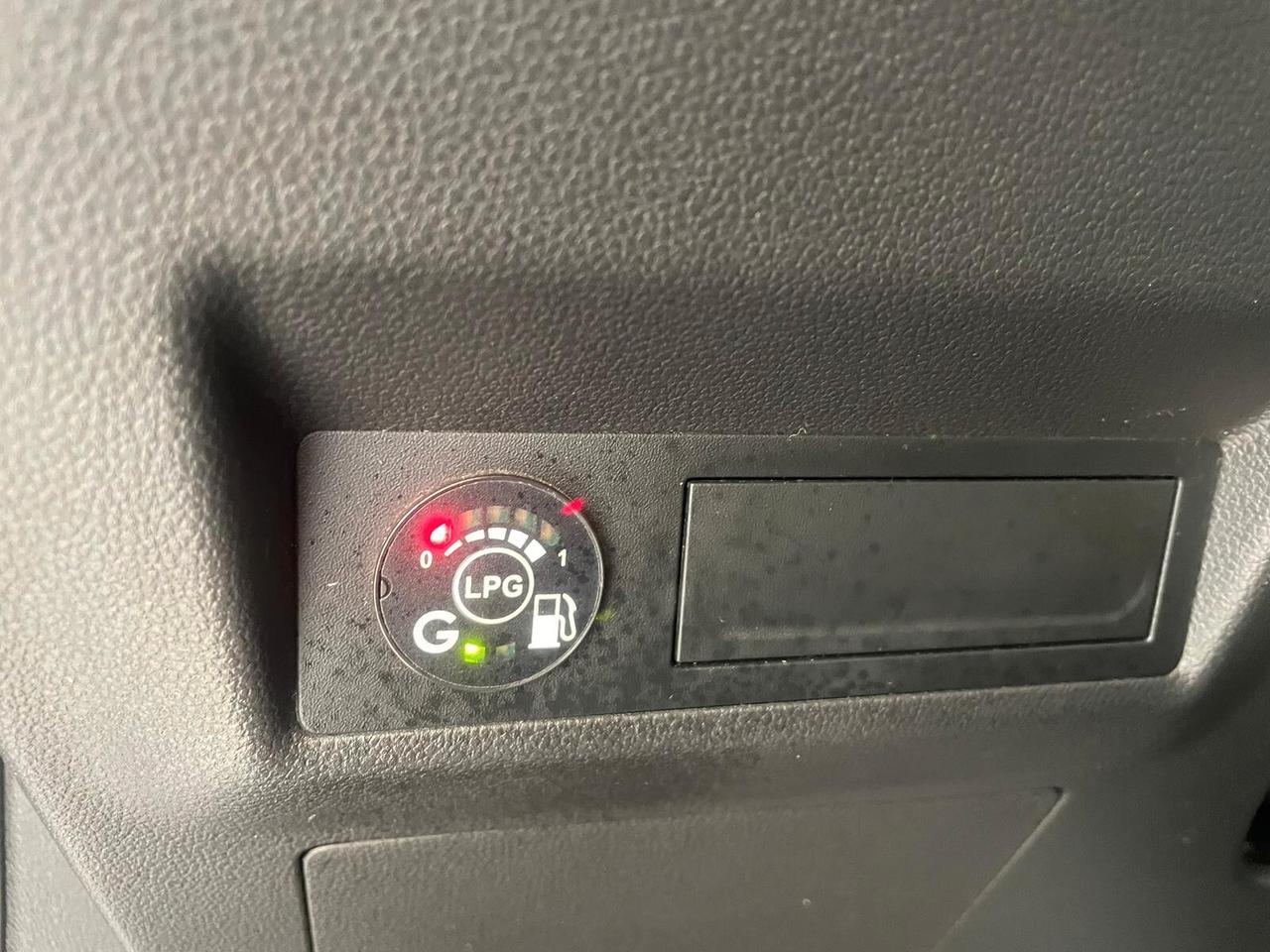 Renault Captur TCe 100 CV GPL Intens