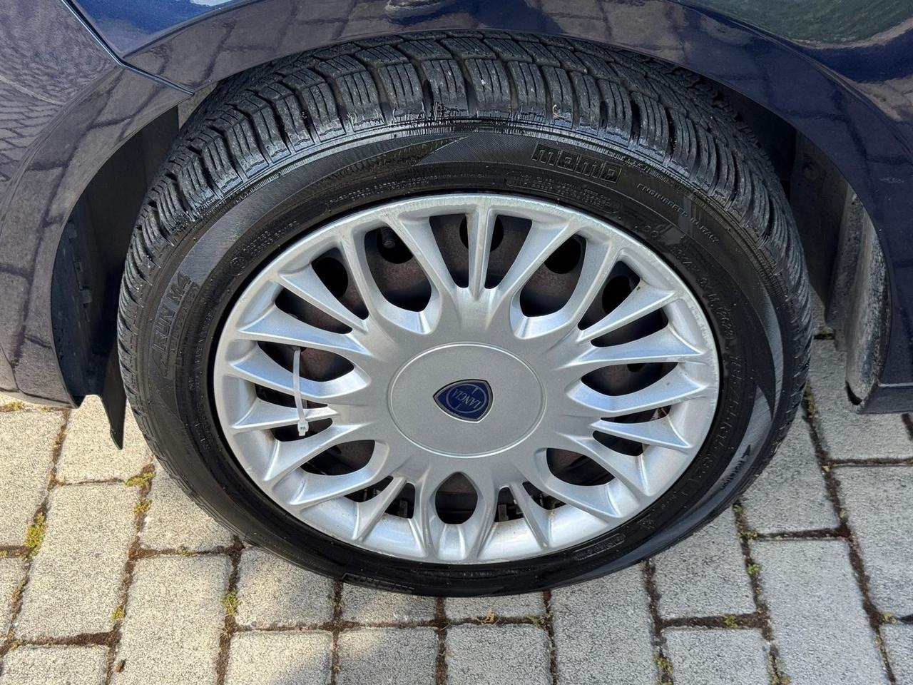 Lancia Ypsilon 1.2 GPL 70cv Neopatentati