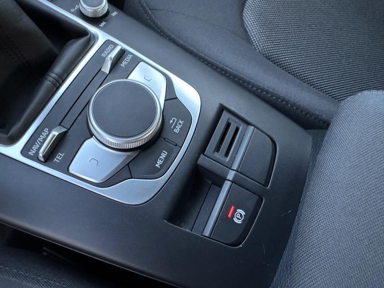 AUDI A3 1.6 Tdi Sportback S-LINE - Led Navi 17