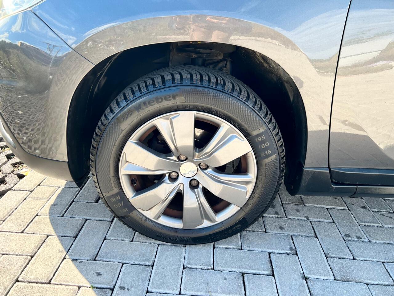 Peugeot 2008 1.6HDI PARI AL NUOVO FULL 2016