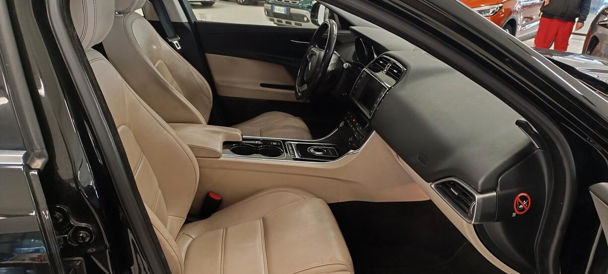 Jaguar XE 2.0 D Turbo 180 CV AWD aut. Prestige