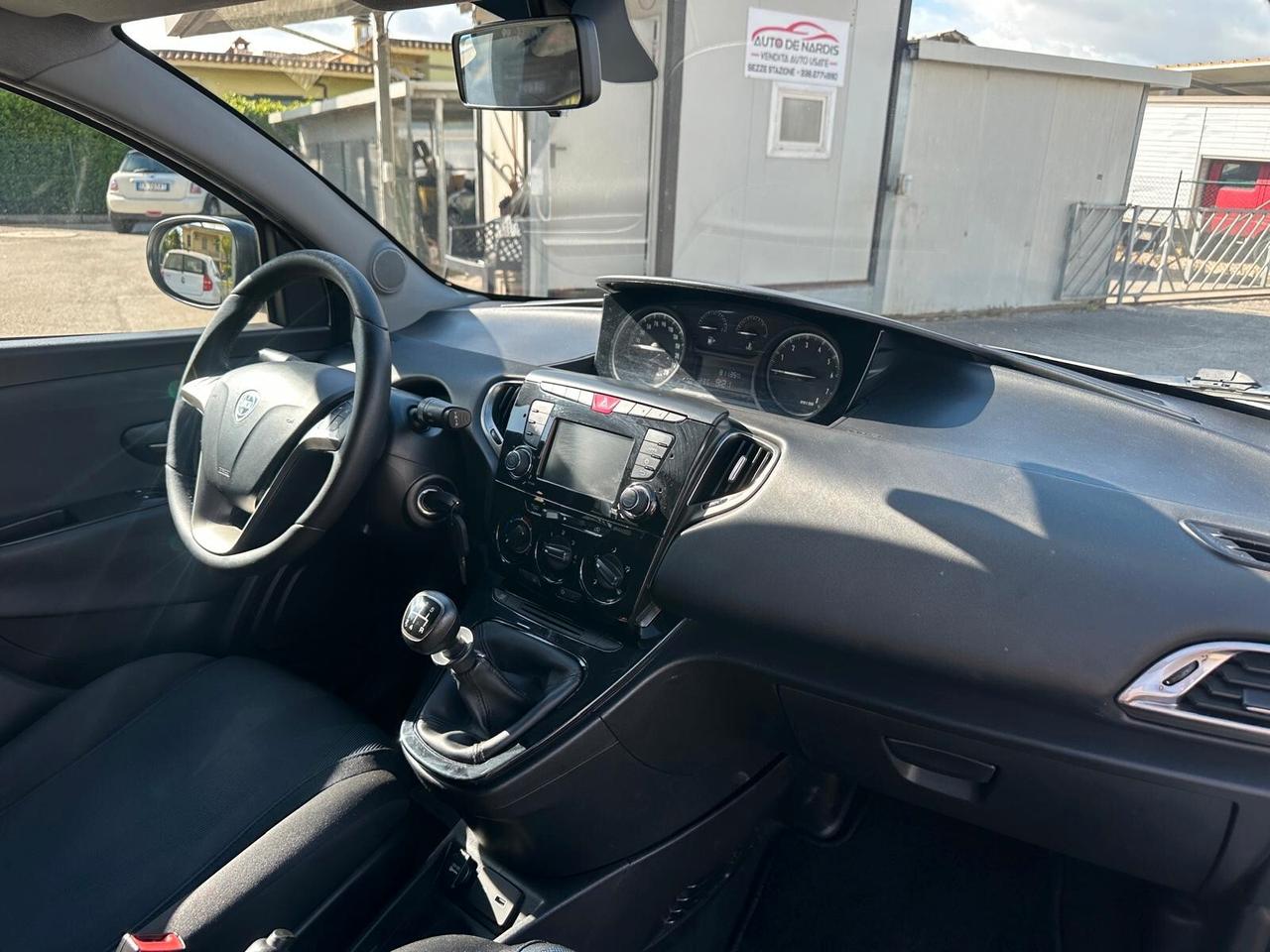 Lancia New Ypsilon 1.2 Benzina