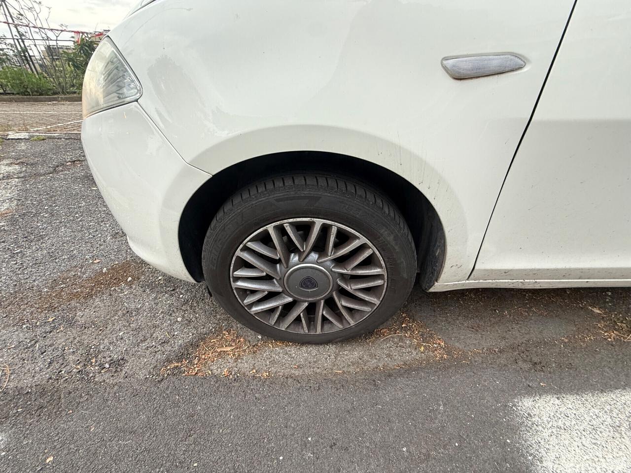 Lancia Ypsilon 0.9 TwinAir 85 CV 5 porte S&S DFN Platinum