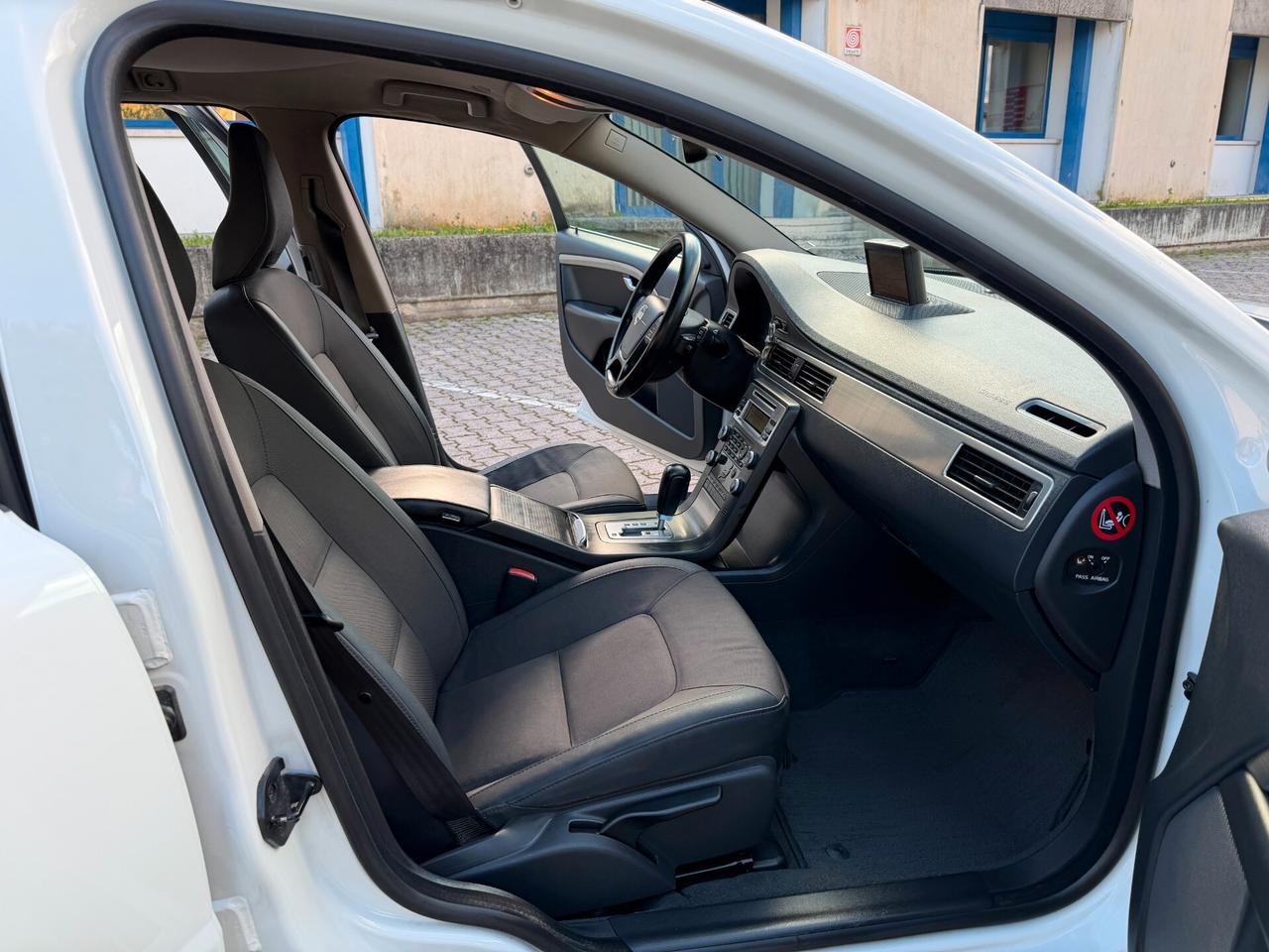 Volvo V70 D3 2.0d Summum FULL EURO5