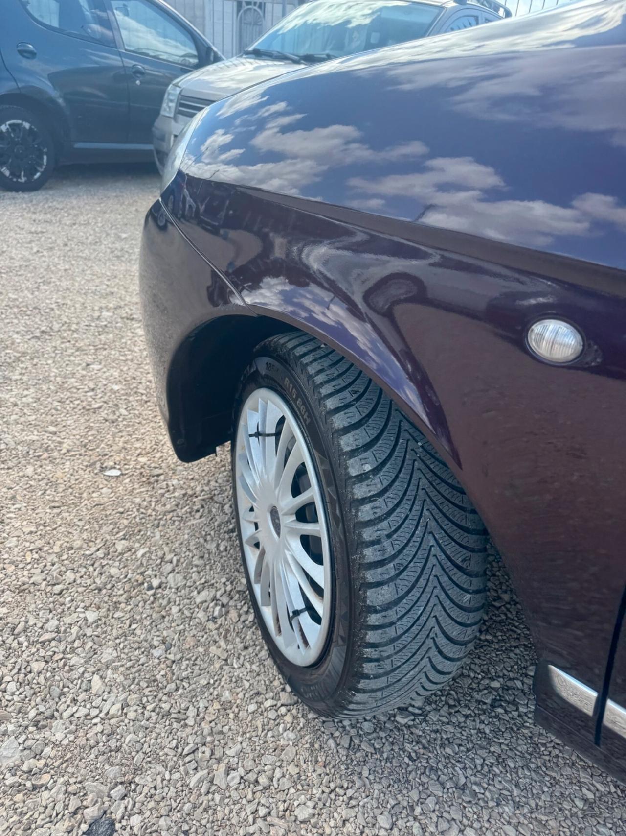 Lancia Ypsilon 1.2 69 CV 5 porte GPL Ecochic Diva