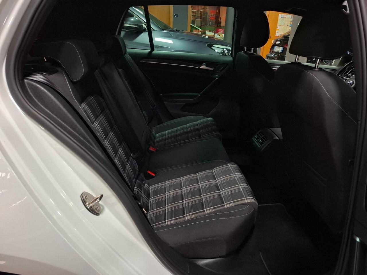 Volkswagen Golf GTD 2.0 TDI BlueMotion