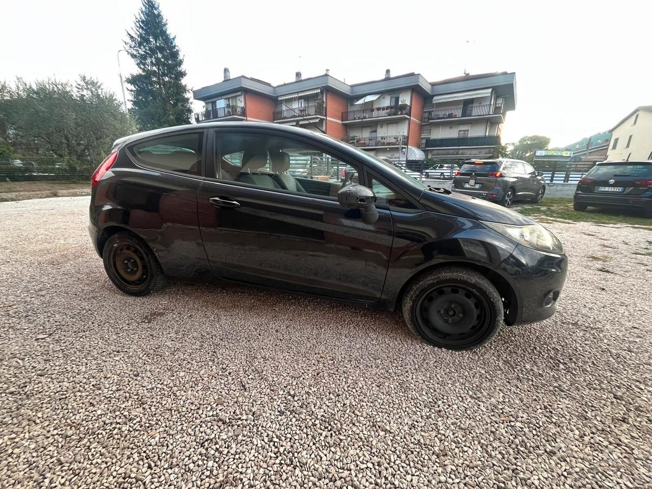 Ford Fiesta 1.4 TDCi 68CV 3 porte Titanium