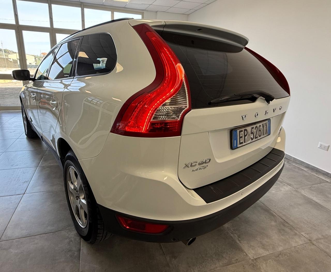 Volvo XC 60 XC60 D5 AWD Geartronic Momentum