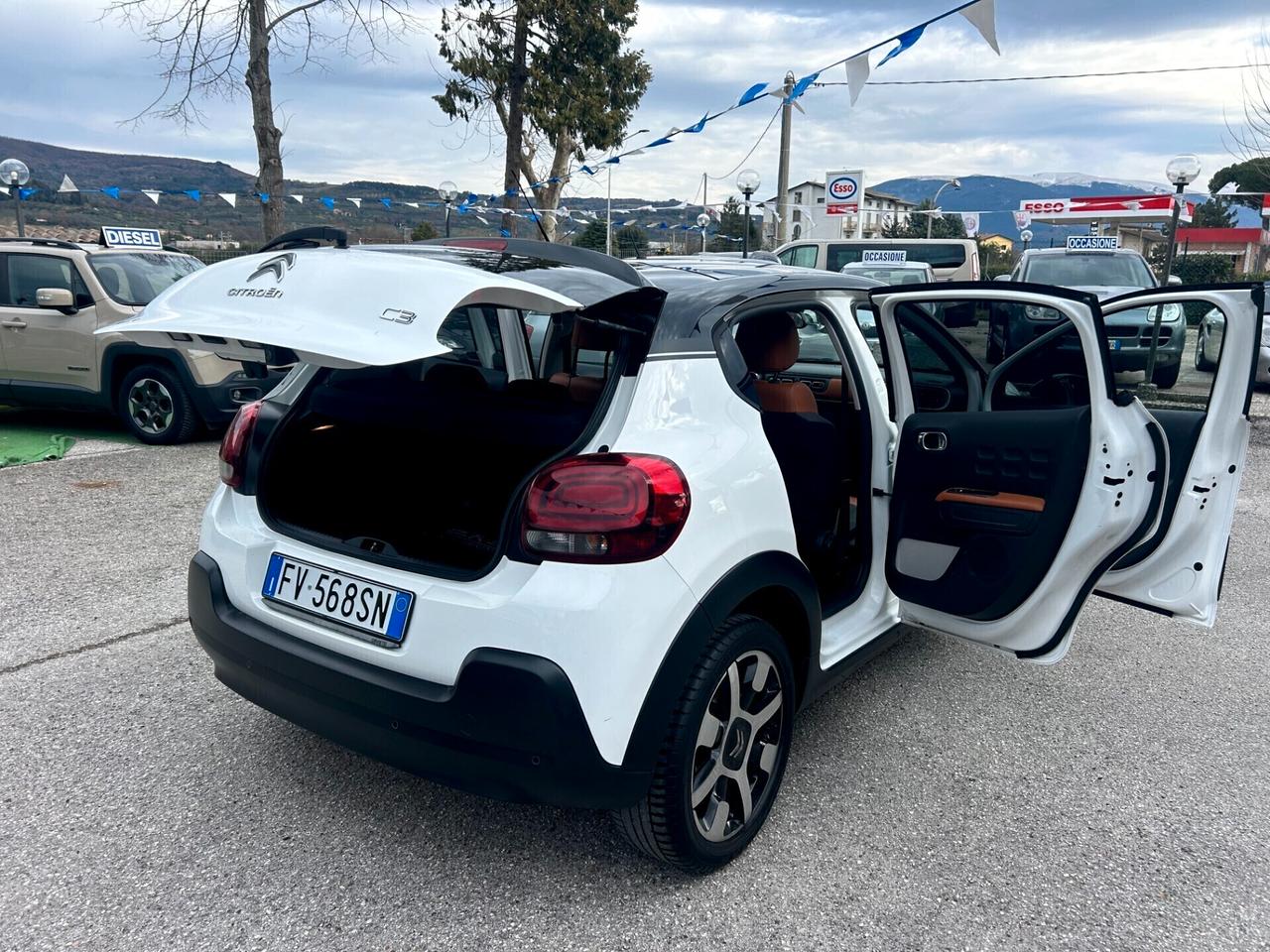 " UNA CHICCA " Citroen C3 PureTech EAT6 ELLE s