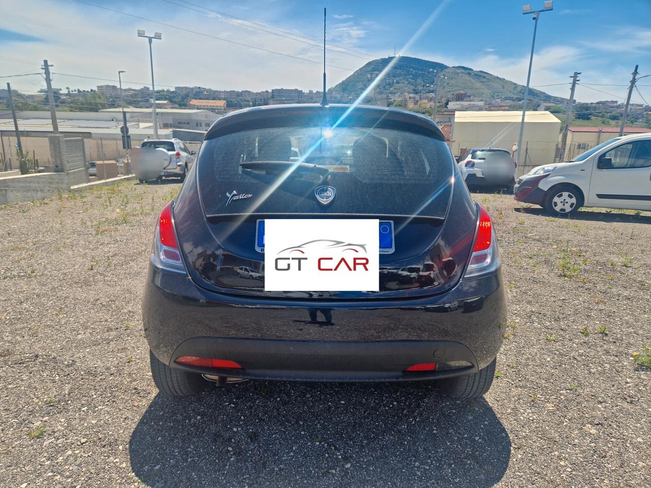 Lancia Ypsilon 1.2 69 CV 5 porte S&S Silver