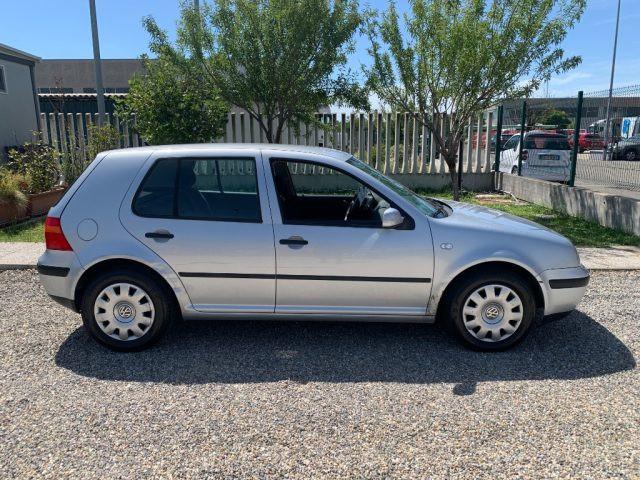 VOLKSWAGEN Golf 1.6 16V cat 5 porte Highline