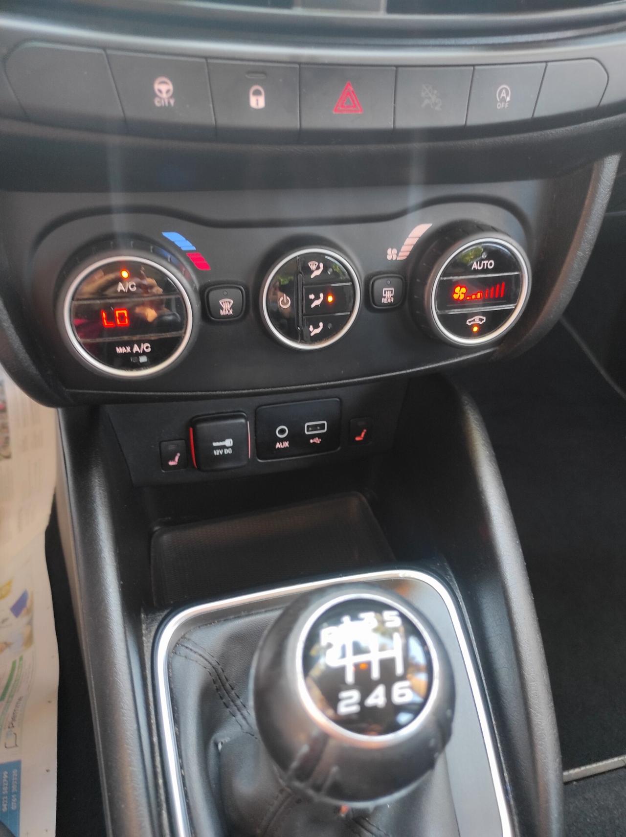 Fiat Tipo 2017 1.6 Mjt 120cv Nav Sens lega sedili Risca lounge