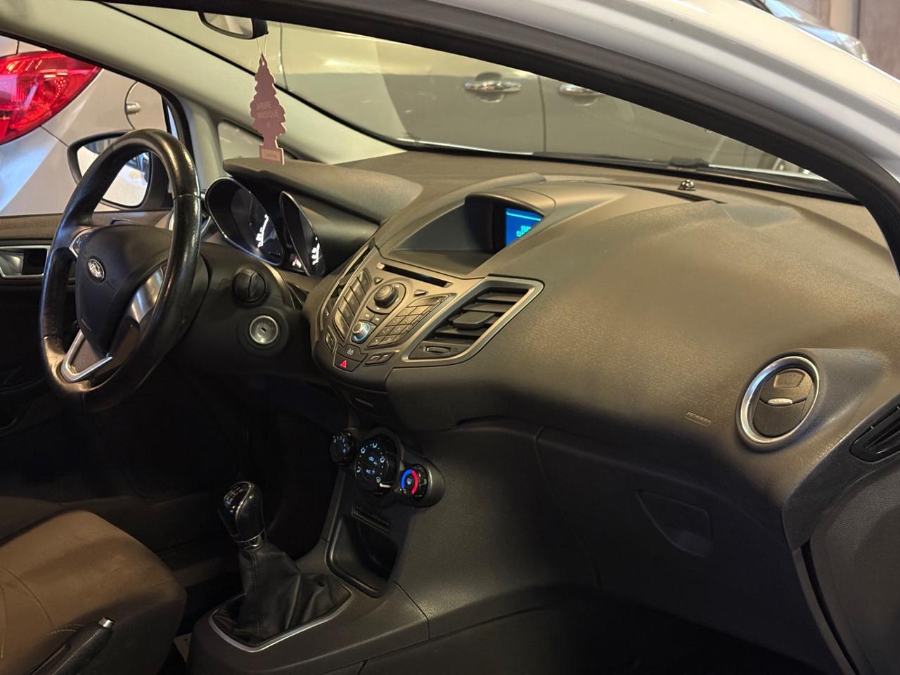Ford Fiesta 1.2 60CV 5 porte Titanium