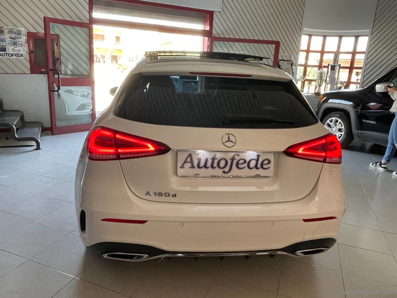 MERCEDES-BENZ A 180 d Automatic Premium