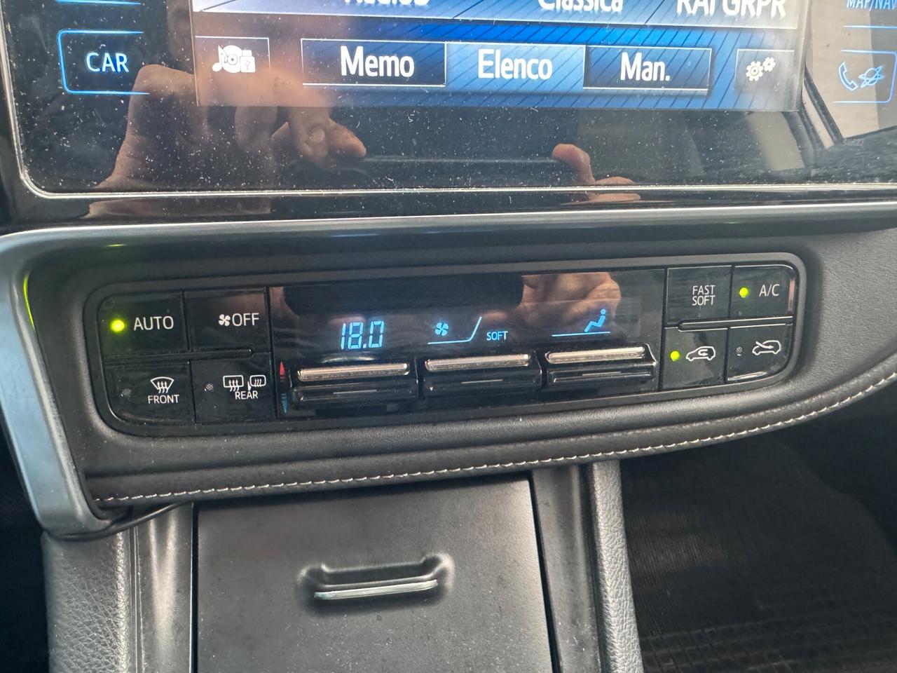 TOYOTA Auris 1.6 D-4D Lounge