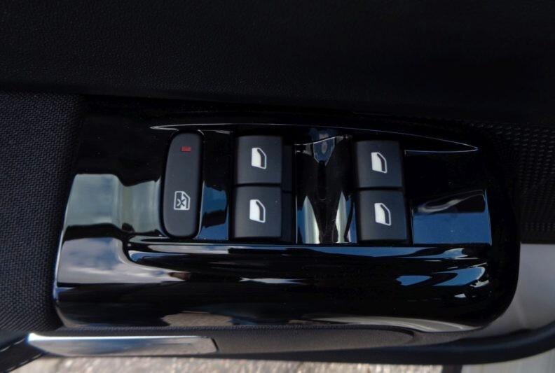 Citroen C3 SHINE 83cv*KEYLESS*NAVI*GARANZIA