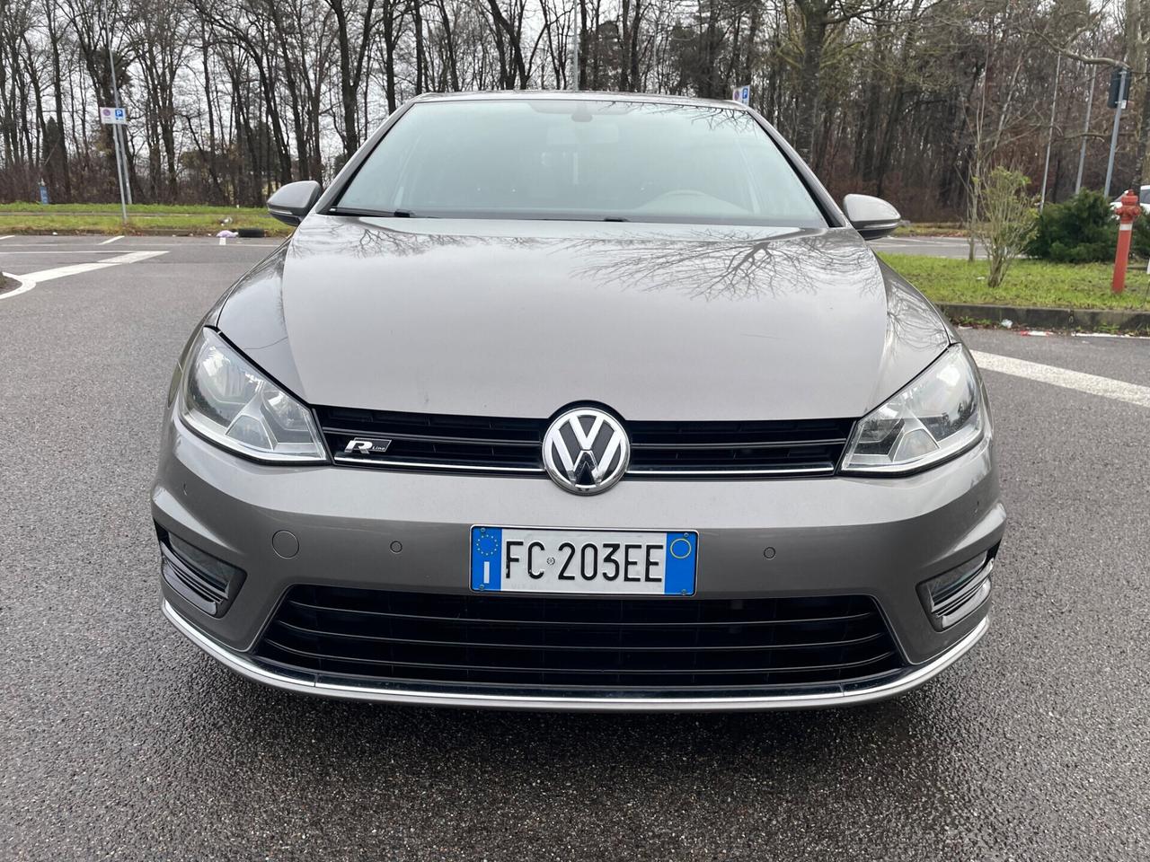 Volkswagen Golf 1.4 TSI 5p. R-Line-Automatik-Neopatentati -.