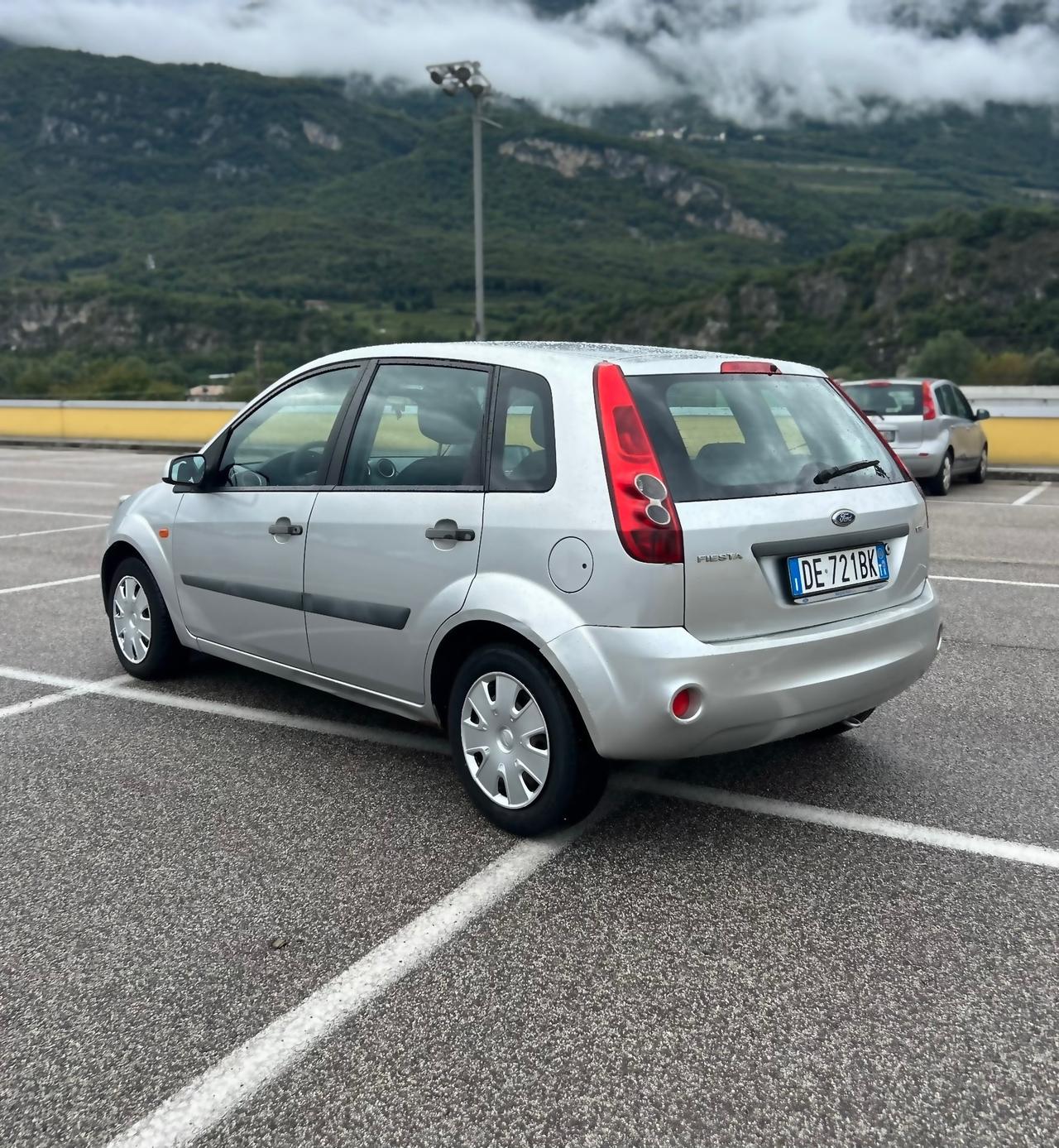 Ford Fiesta 1.4 TDCi 5p. Ghia Neopatentati