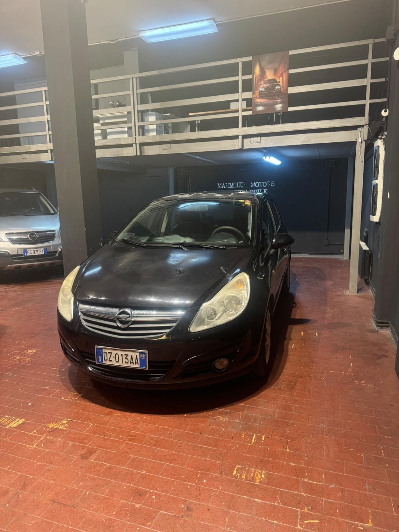 Opel Corsa 1.4 16V 5 porte aut. Cosmo