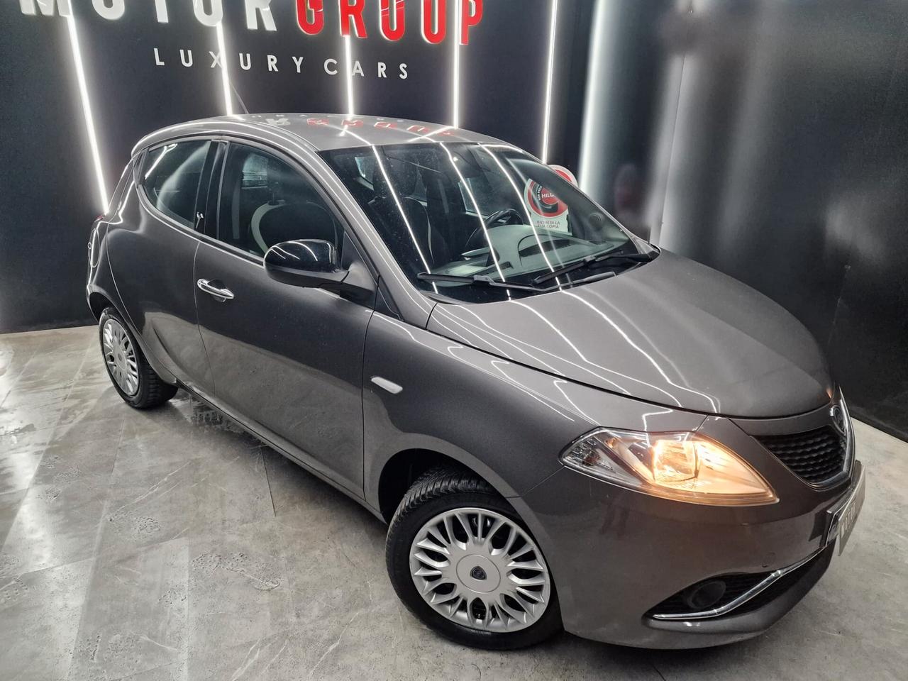 Lancia Ypsilon 1.2 69 CV 5 porte Platinum Gpl