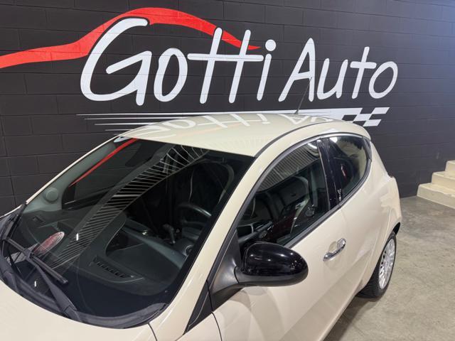 LANCIA Ypsilon 1.2 69 CV 5 porte Platinum