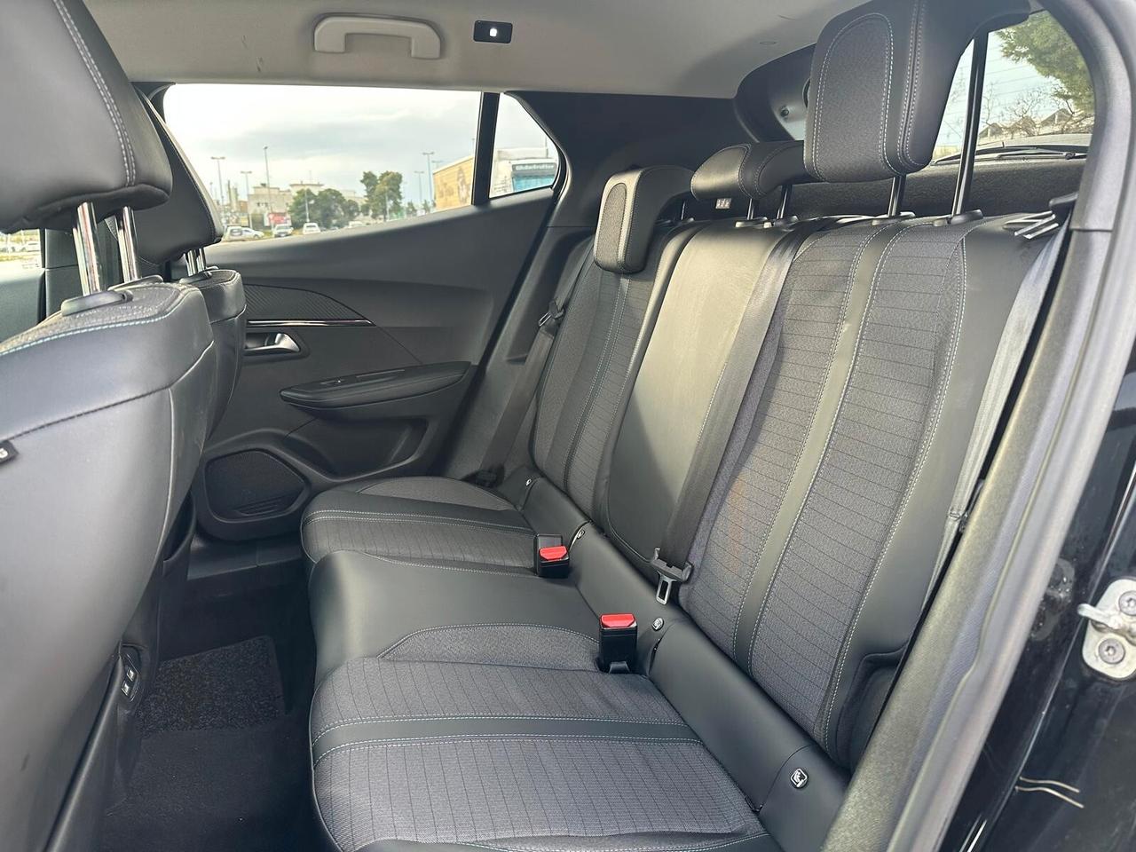 Peugeot 2008 BlueHDi 110 S&S Allure Pack