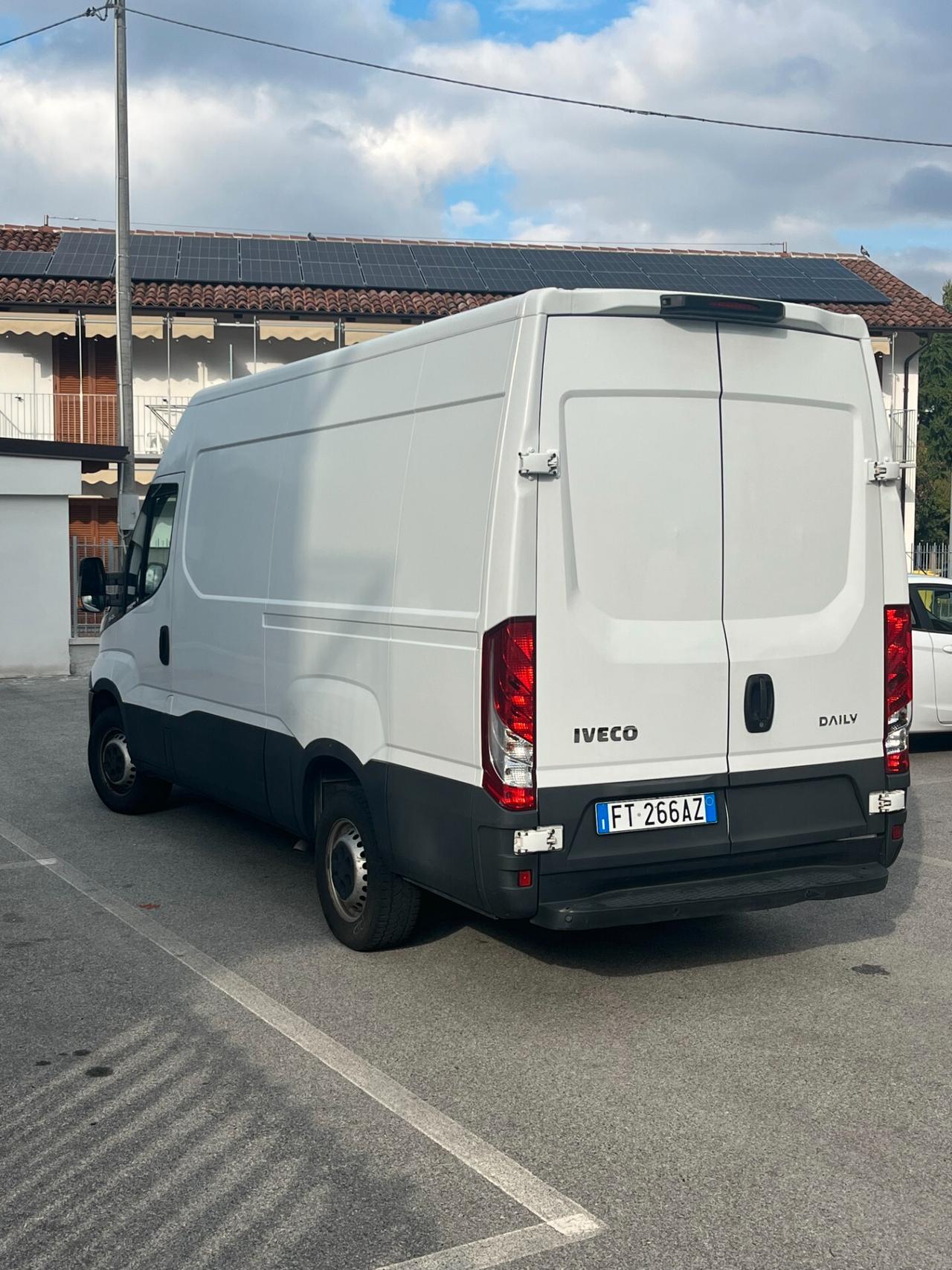 Iveco Daily 2.3 Diesel HKa 35 S V Radstand