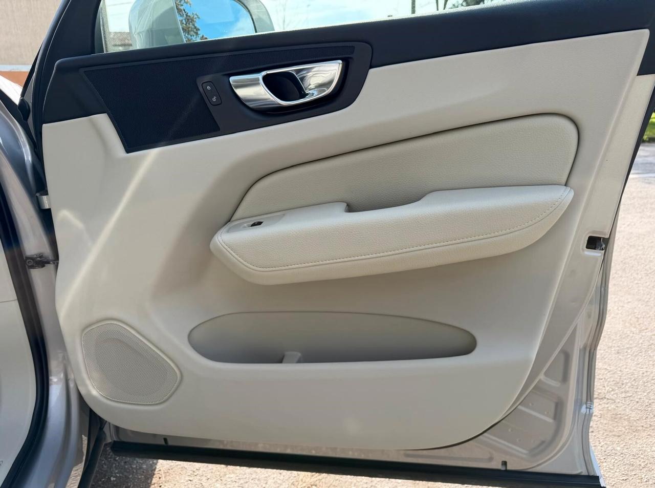 Volvo XC 60 XC60 B4 (d) AWD Geartr. Inscription Pilot Assist II