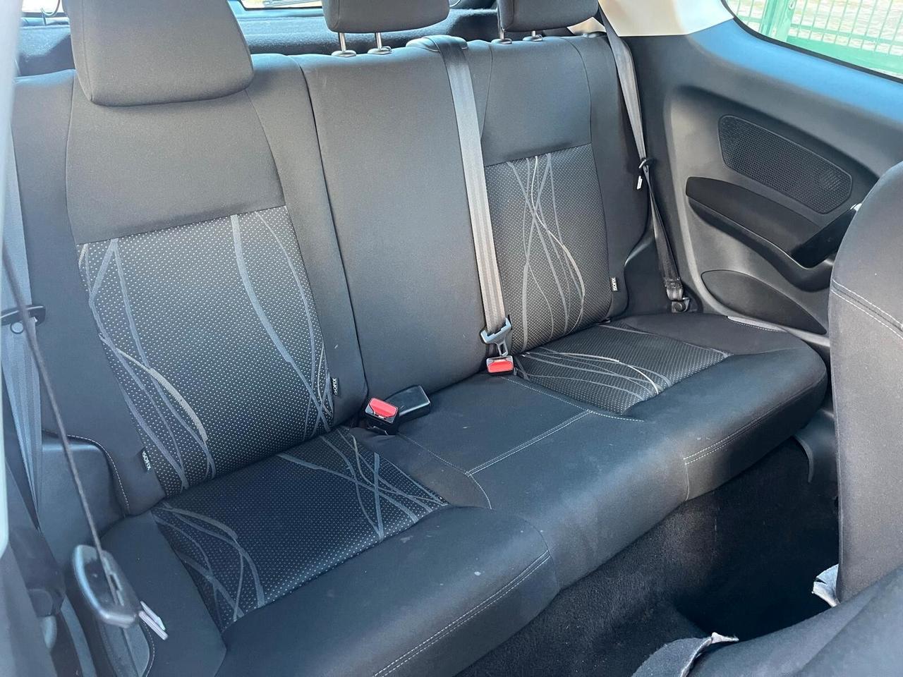 Peugeot 208 1.4 HDi 68 CV 3 porte Allure