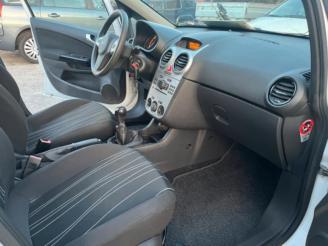 Opel Corsa D 1.2 80cv Enjoy Benzina e GPL Fabbrica
