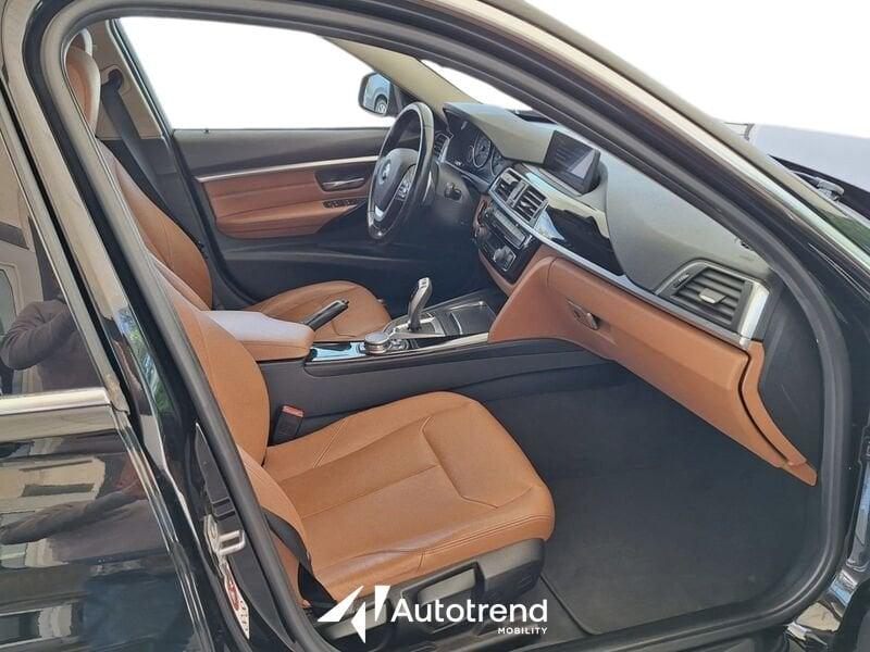 BMW Serie 3 330e 252 CV Plug-In Hybrid Automatica NAVI LED Luxury