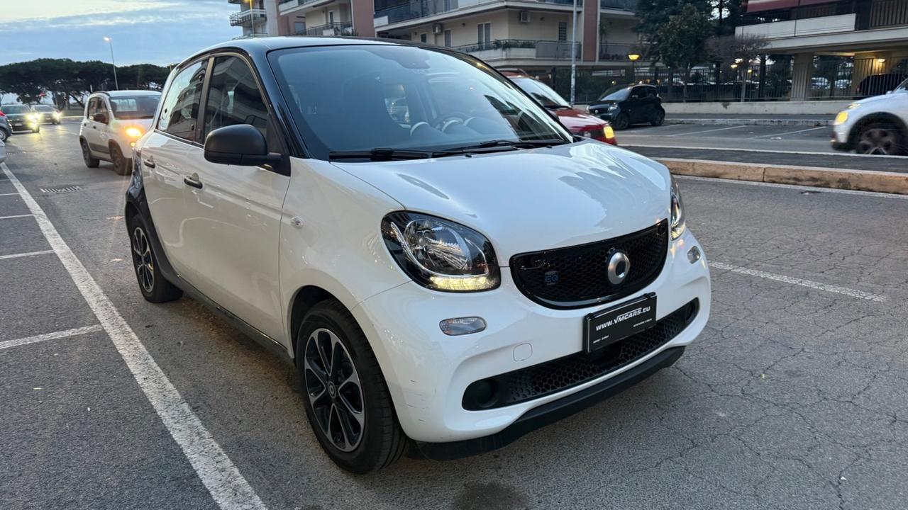 Smart ForFour EQ Passion LED PDC CERCHI 15 SOLO 30000 KM