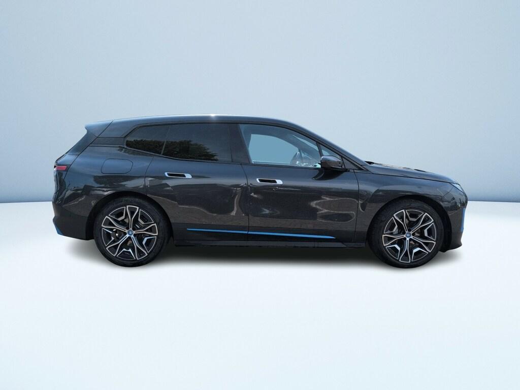 BMW iX 40 pacchetto sportivo xDrive
