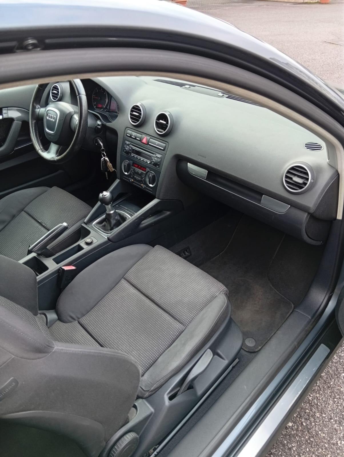 Audi A3 2.0 16V TDI Ambiente