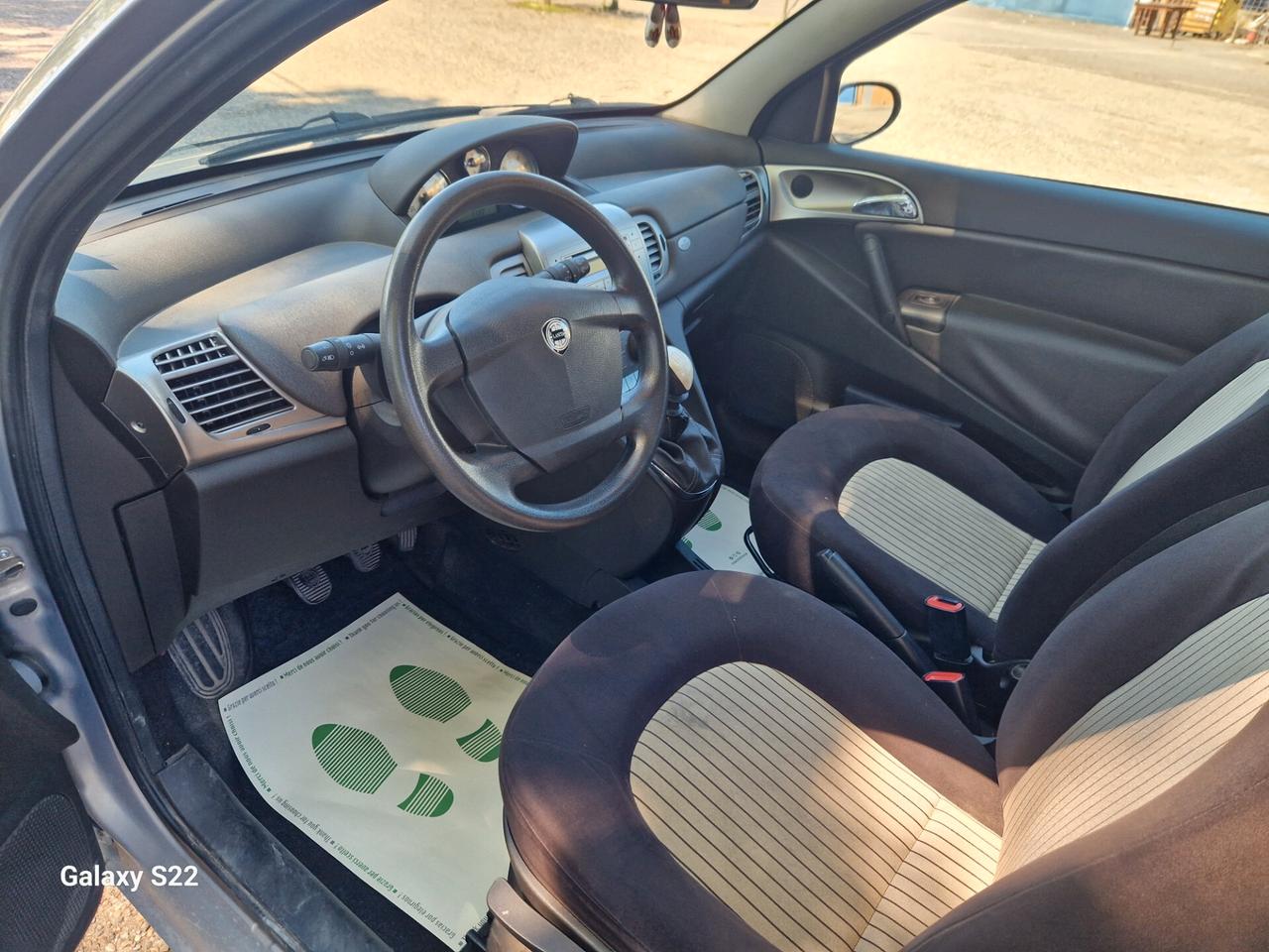 Lancia Ypsilon Benzina per neopatentati