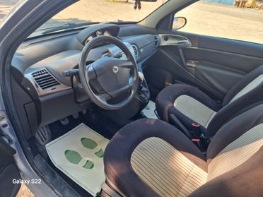 Lancia Ypsilon Benzina per neopatentati