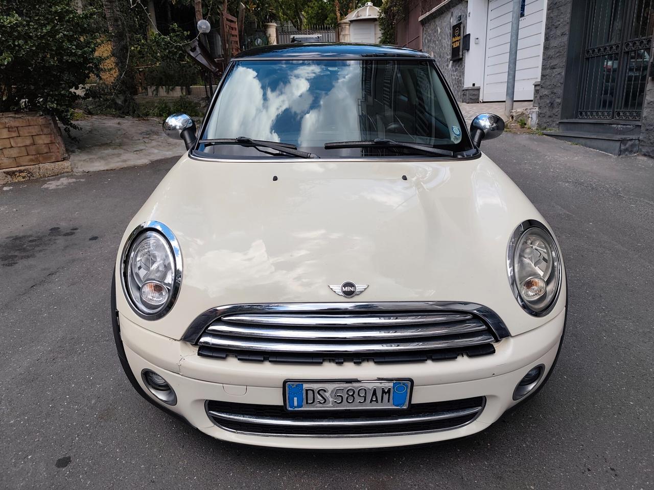 Mini 1.6 16V Cooper D 2010 Leggi