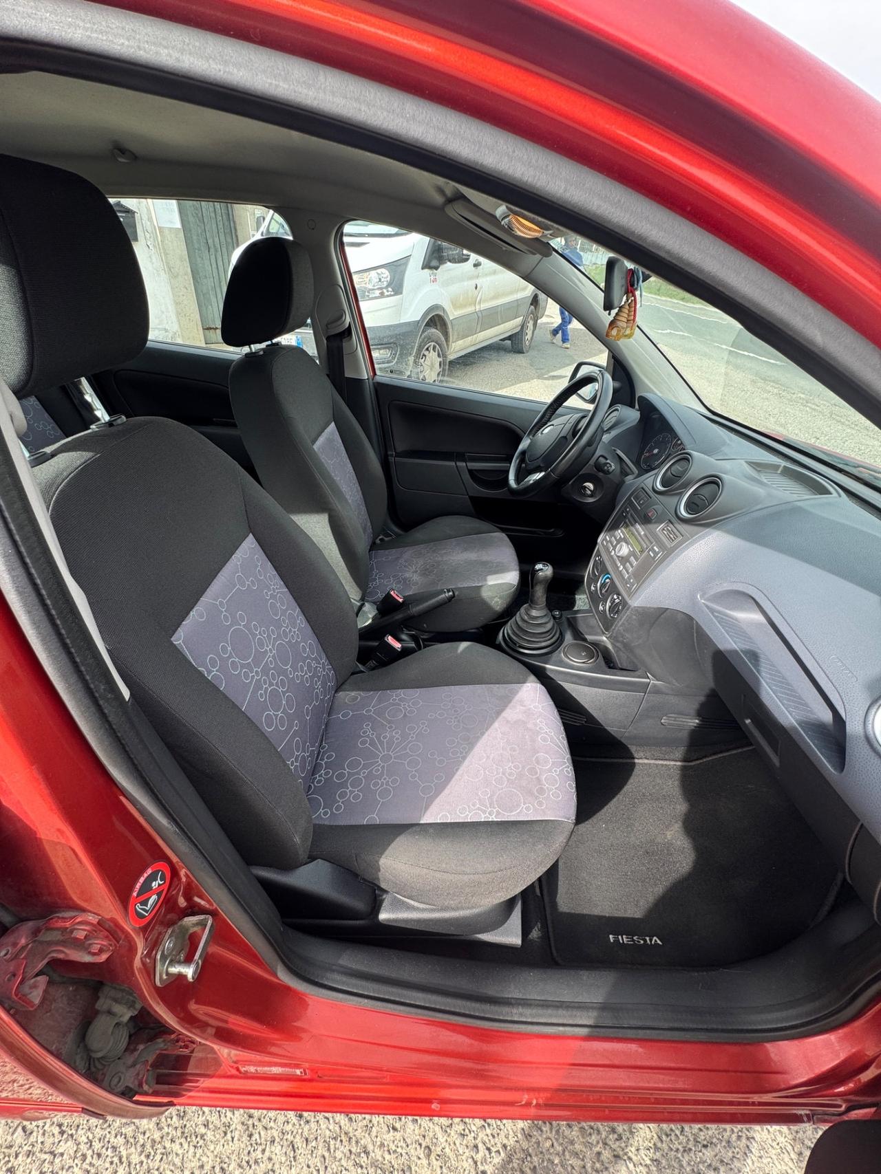 Ford Fiesta 1.4 TDCi 5p. Ghia