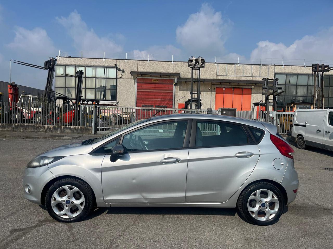 Ford Fiesta 1.4 TDCi 70CV 5p. Business ** NEOPATENTATI**