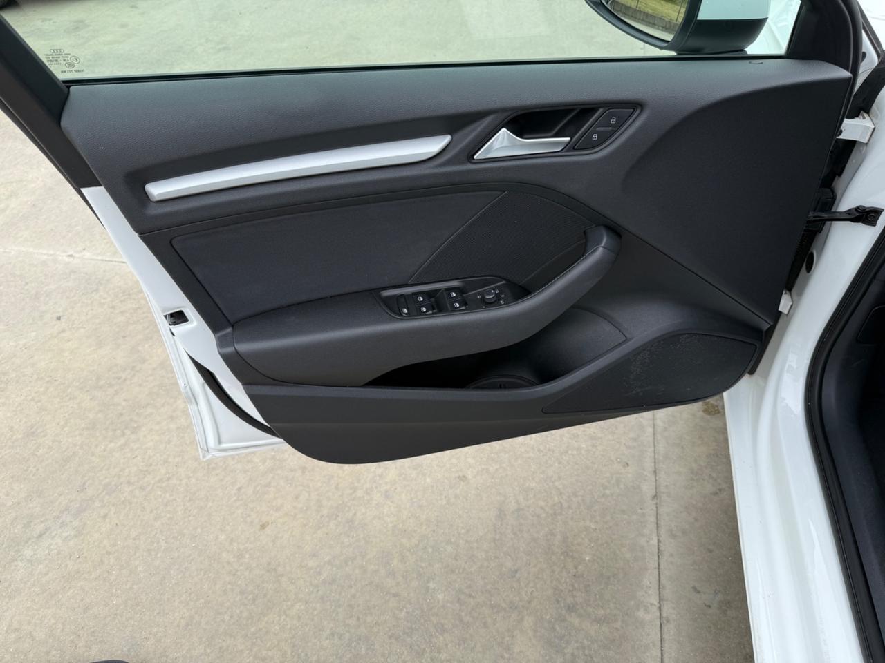 Audi A3 SPB 1.6 TDI S tronic Sport