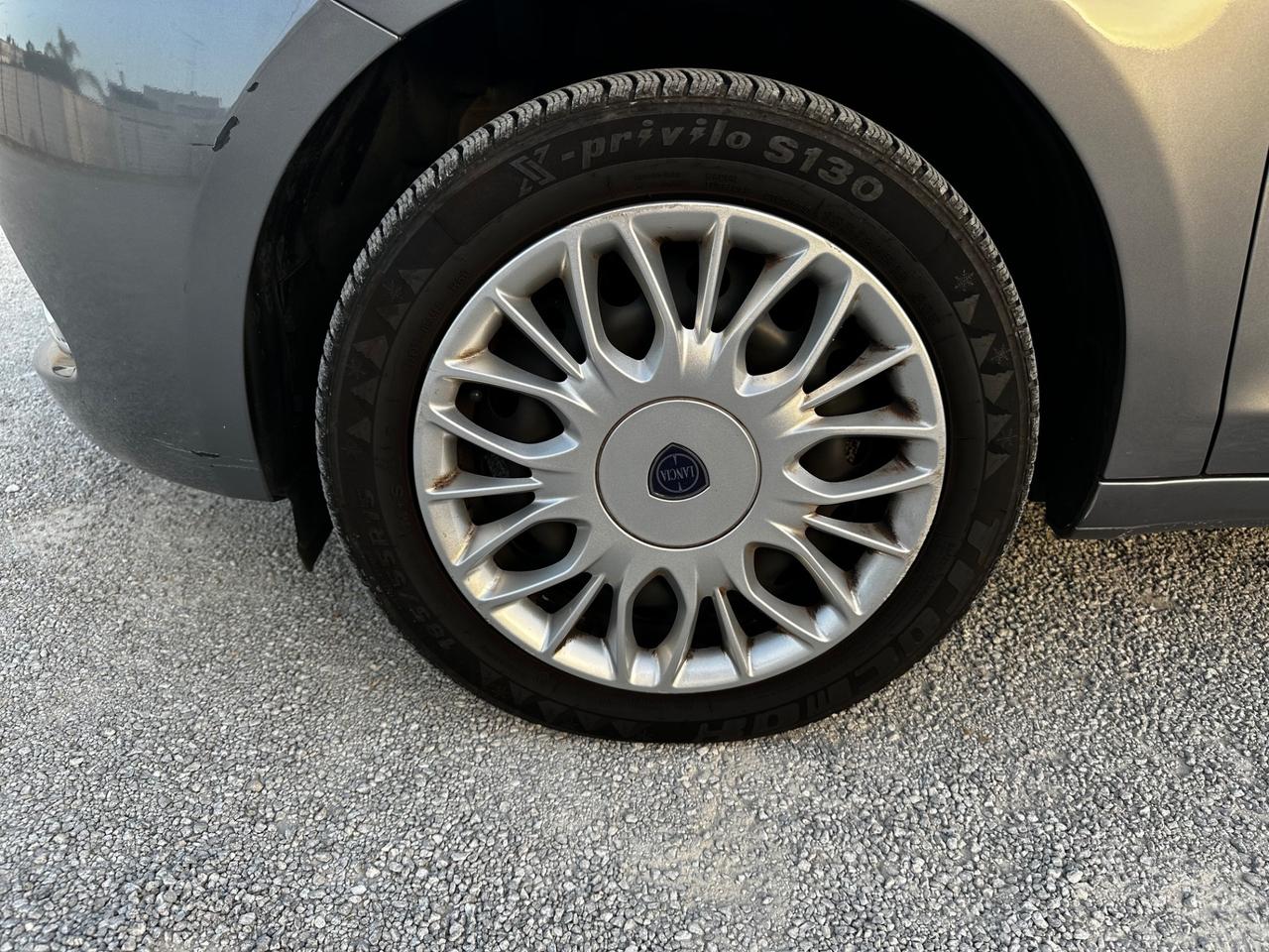 Lancia Ypsilon 1.2 69 CV 5 porte Gold