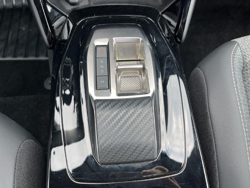 Peugeot 2008 II 2023 1.2 hybrid Allure 145cv e-dcs6
