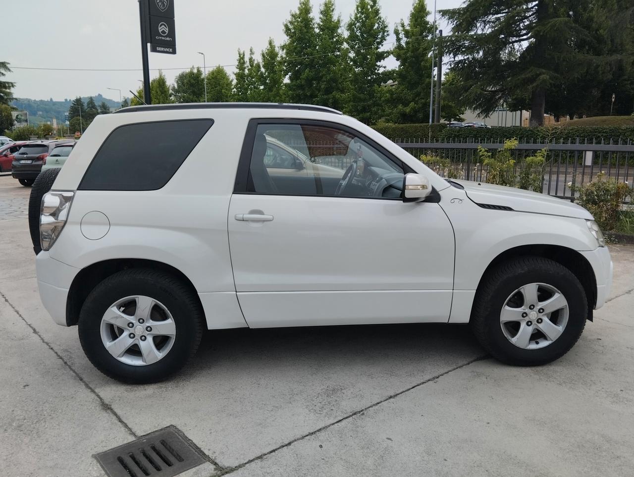 Suzuki Grand Vitara 1.6 16V 3 porte Offroad