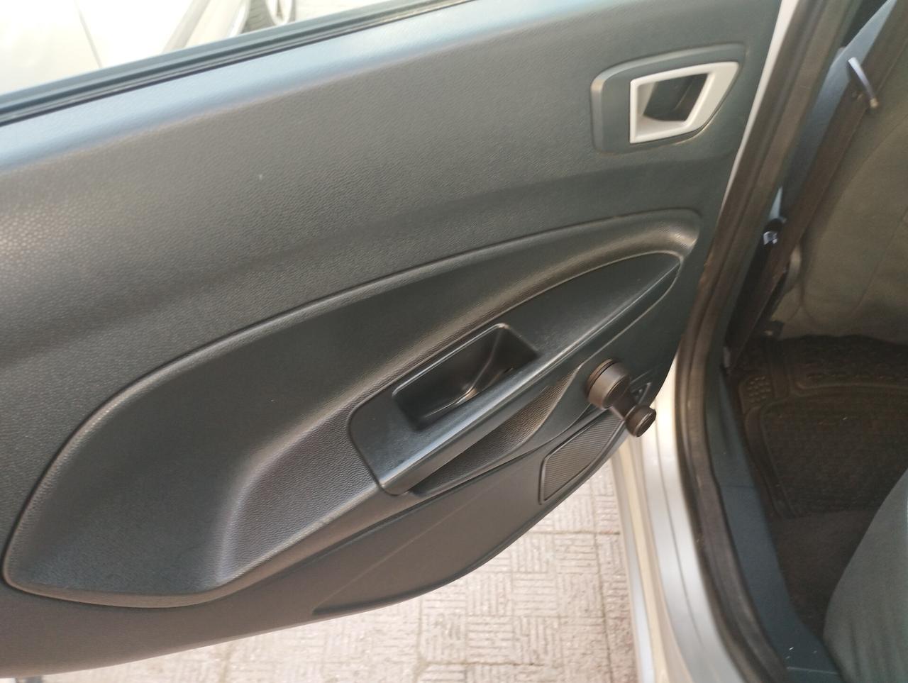 Ford Fiesta 1.2 82 CV 5 porte Titanium