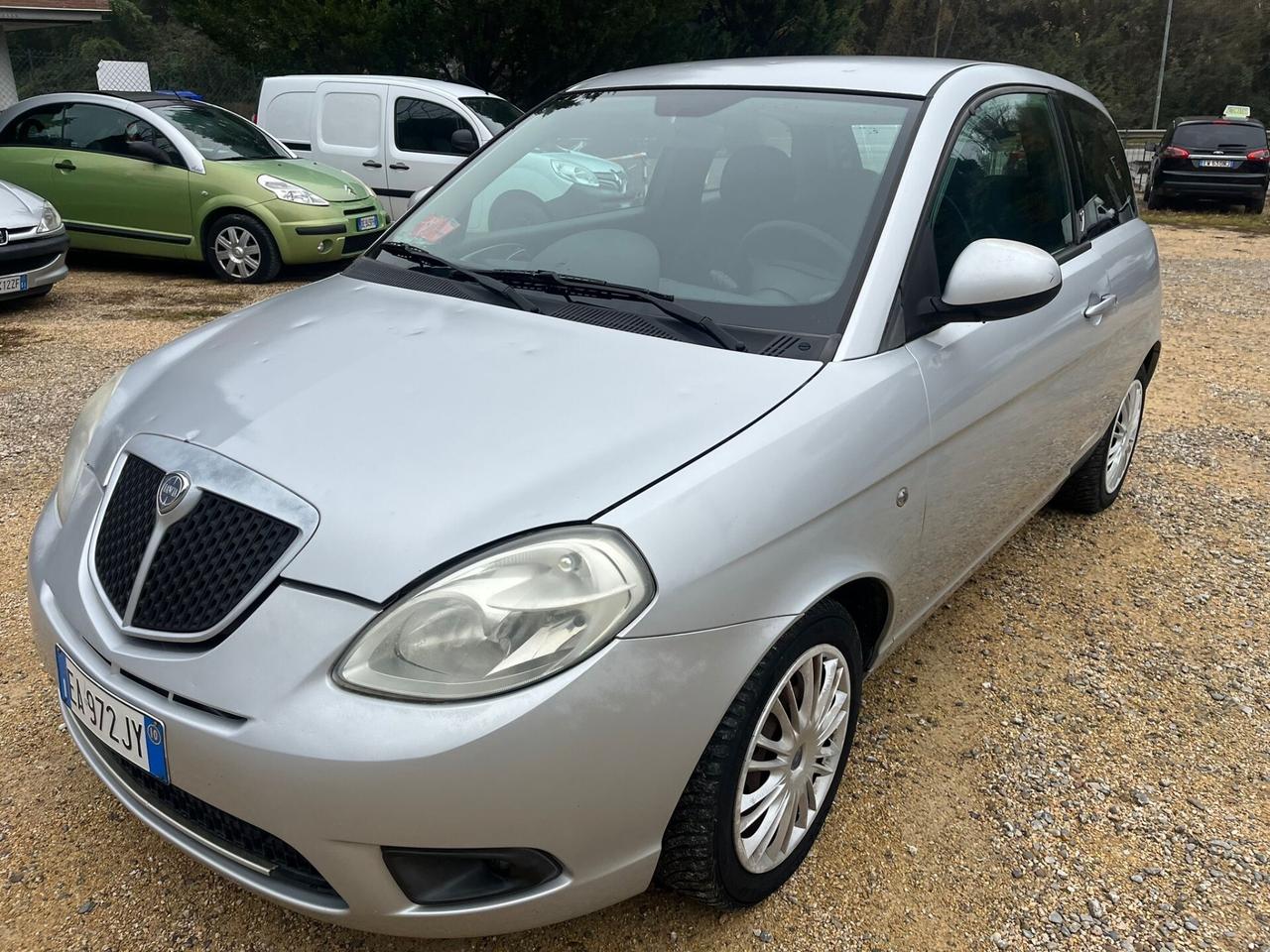 Lancia Ypsilon 1.2 Benzina/GPL - Neopatentato